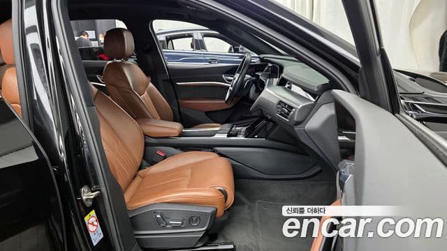 Audi e-Tron, 2020 11