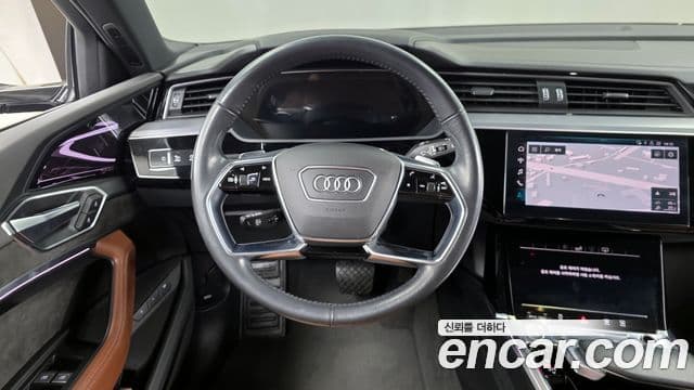 Audi e-Tron, 2020 13