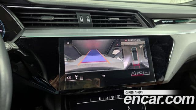 Audi e-Tron, 2020 15