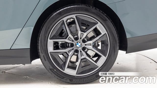 BMW 5시리즈 (G60), 2025 все фото