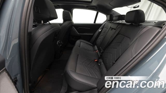 BMW 5시리즈 (G60), 2025 10