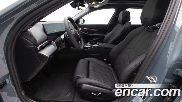 BMW 5시리즈 (G60), 2025 12