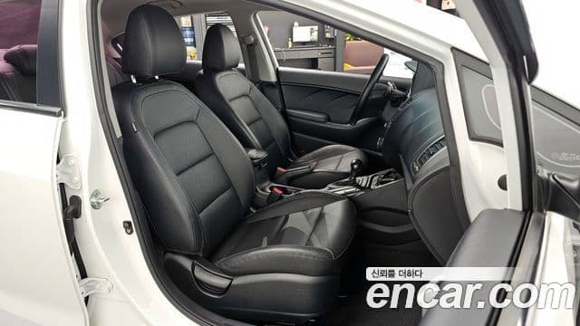 Kia K3 Trendy, 2013 10