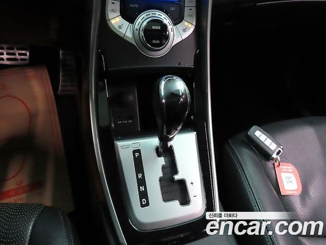 Hyundai Avante MD M16 GDI top, 2011 18