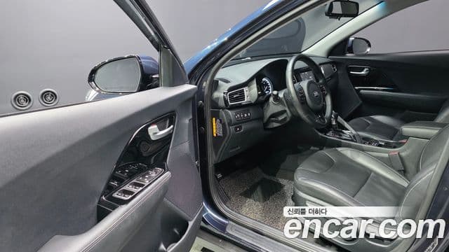 Kia Niro Prestige, 2018 11