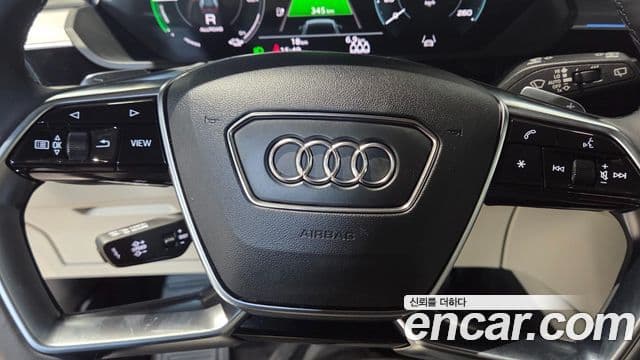 Audi Q8 e-Tron (GE) Premium, 2024 18