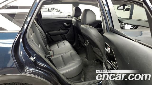 Kia Niro Noblesse, 2017 12