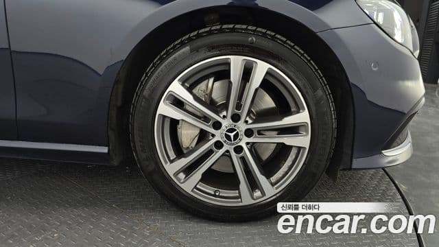 Mercedes-Benz E-класс W213 Avantgarde, 2022 все фото