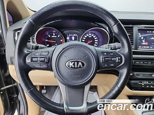 Kia All New Carnival Prestige, 2016 9