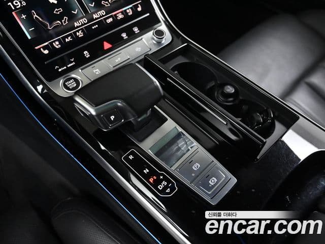 Audi A8 (D5) 55 TFSI Quattro LWB, 2021 9