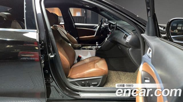 Genesis G70 Elite, 2019 11