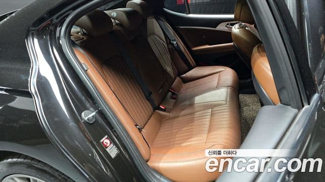 Genesis G70 Elite, 2019 12