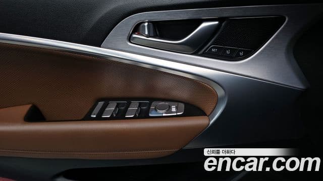 Genesis G70 Elite, 2019 18