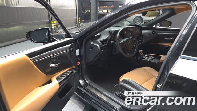 Lexus ES300h 7세대 Luxury Plus, 2023 10