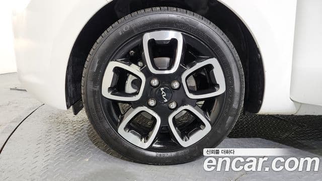 Kia The / новый New Ray Signature, 2022 все фото