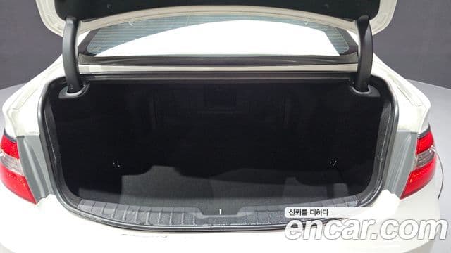 Hyundai Grandeur HG HG240 Modern Collection, 2017 20