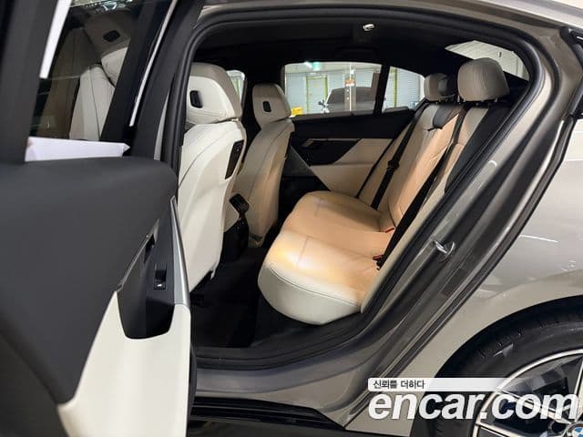 BMW 5시리즈 (G60) 520i M Sport, 2025 10