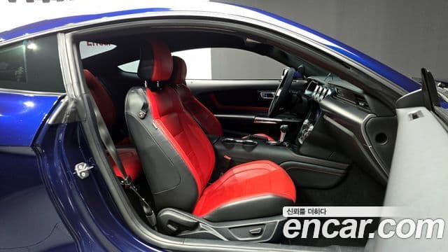 Ford Mustang купе, 2020 10