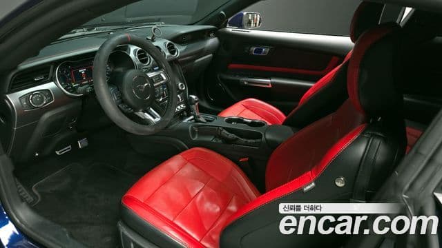 Ford Mustang купе, 2020 11