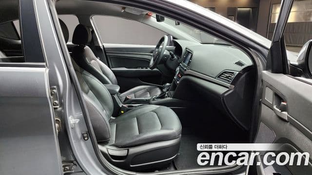 Hyundai Avante AD 1.6 GDI Value Plus, 2018 10