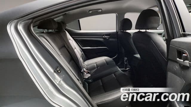 Hyundai Avante AD 1.6 GDI Value Plus, 2018 12