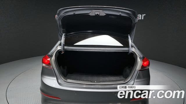 Hyundai Avante AD 1.6 GDI Value Plus, 2018 20