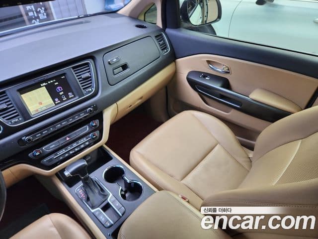 Kia The / новый New Carnival Luxury, 2019 11