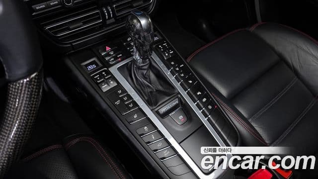 Porsche Macan 95B, 2020 9