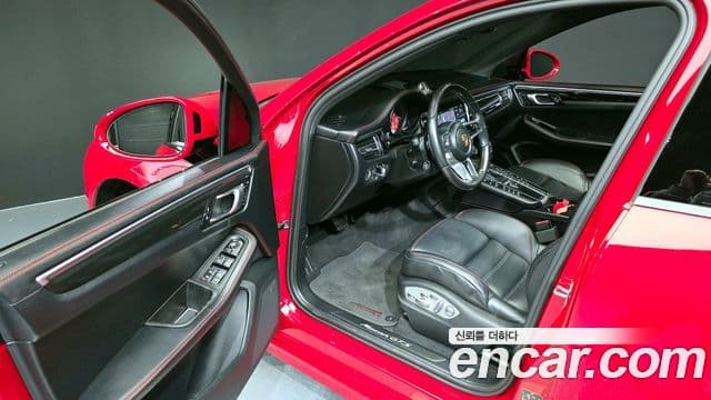 Porsche Macan 95B, 2020 10