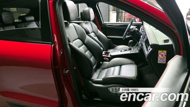 Porsche Macan 95B, 2020 12