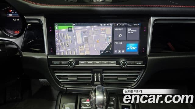 Porsche Macan 95B, 2020 16