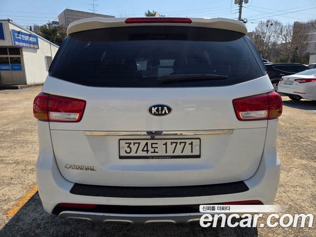 Kia All New Carnival Luxury, 2016 6