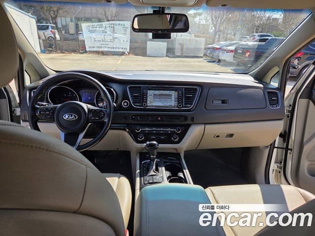 Kia All New Carnival Luxury, 2016 9