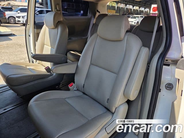 Kia All New Carnival Luxury, 2016 12