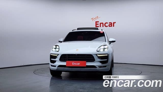 Porsche Macan 95B, 2018 3