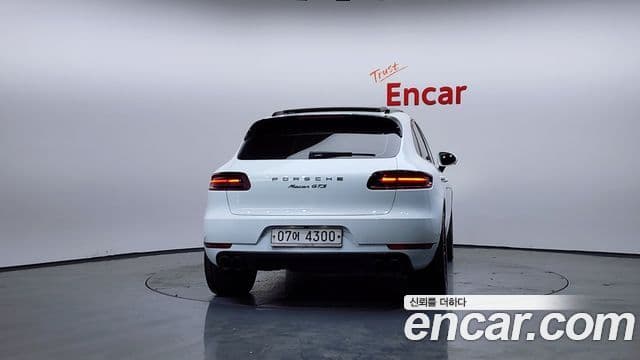 Porsche Macan 95B, 2018 4