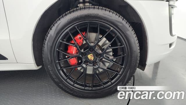 Porsche Macan 95B, 2018 все фото