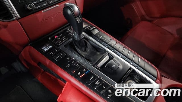 Porsche Macan 95B, 2018 9