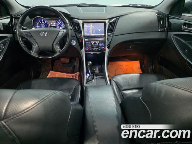 Hyundai YF Sonata топовая версия, 2011 11