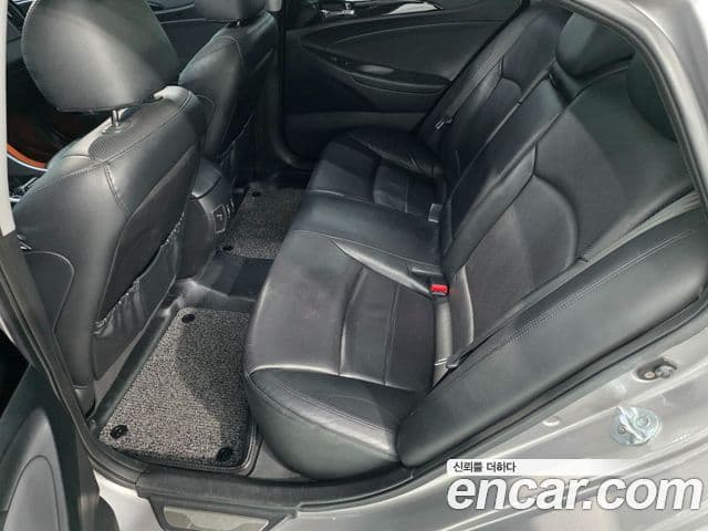 Hyundai YF Sonata топовая версия, 2011 13