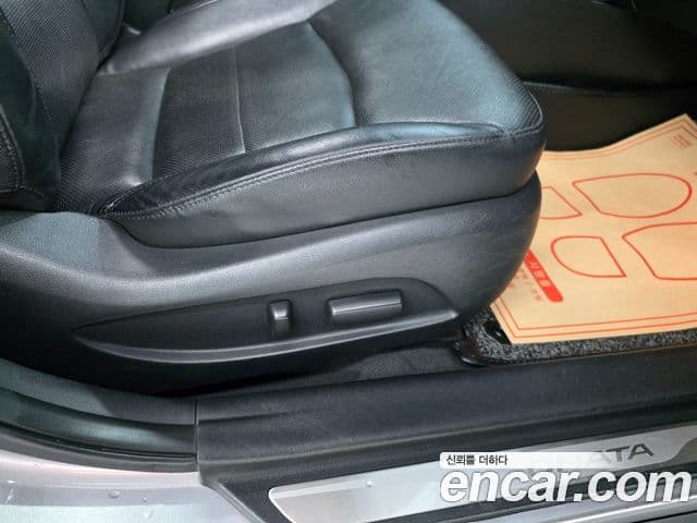 Hyundai YF Sonata топовая версия, 2011 14