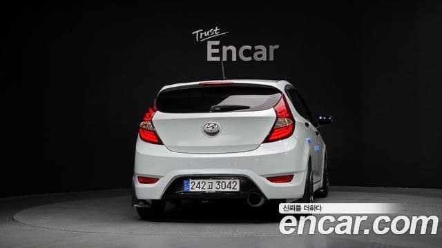 Hyundai Accent(новый кузов / новое поколение) Modern, 2015 4