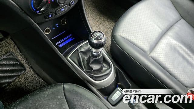 Hyundai Accent(новый кузов / новое поколение) Modern, 2015 9