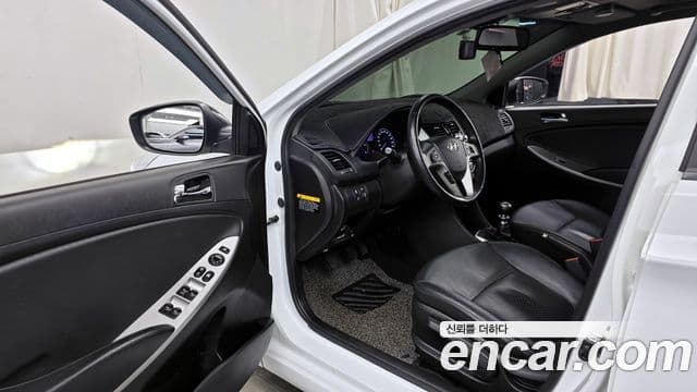 Hyundai Accent(новый кузов / новое поколение) Modern, 2015 10