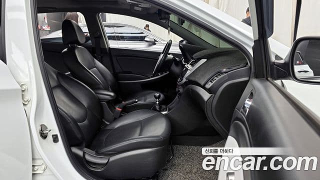 Hyundai Accent(новый кузов / новое поколение) Modern, 2015 11