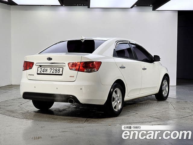 Kia Forte Eco Plus, 2012 4