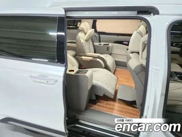Kia Carnival 4세대 бензин 9인승 High Limousine(компания по спецнадстройкам), 2022 6