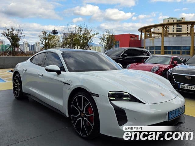 Porsche 타이칸 4S, 2024 3