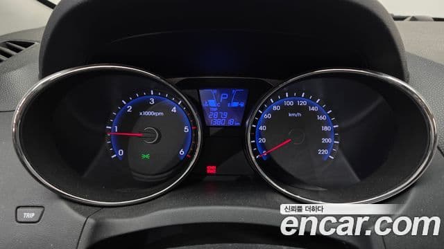 Hyundai Tucson ix Deluxe, 2013 8