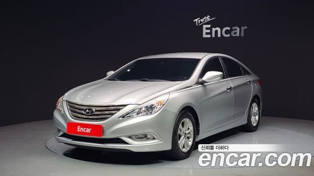 Hyundai YF Sonata LPI Luxury(для людей с инвалидностью), 2012 1